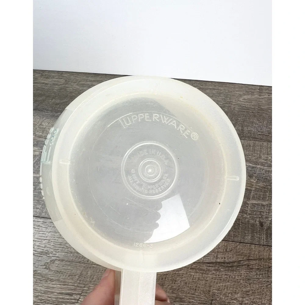 Vintage‎ Tupperware Mix N Stor 4 Cup Measuring Mixing Batter Bowl